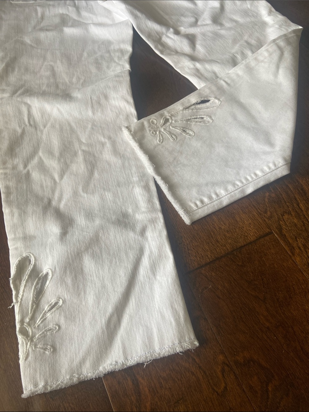 SOFT SURROUNDING Ultimate Denim Jeans Straight Leg Crop Sz 12 Cutwork Embroidery - Picture 2 of 8